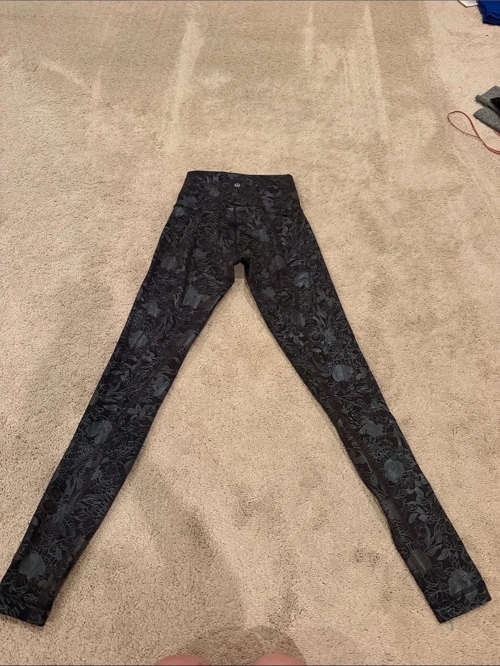 lululemon athletica wunder under Black Floral-Print High-Rise 28” Leggings
